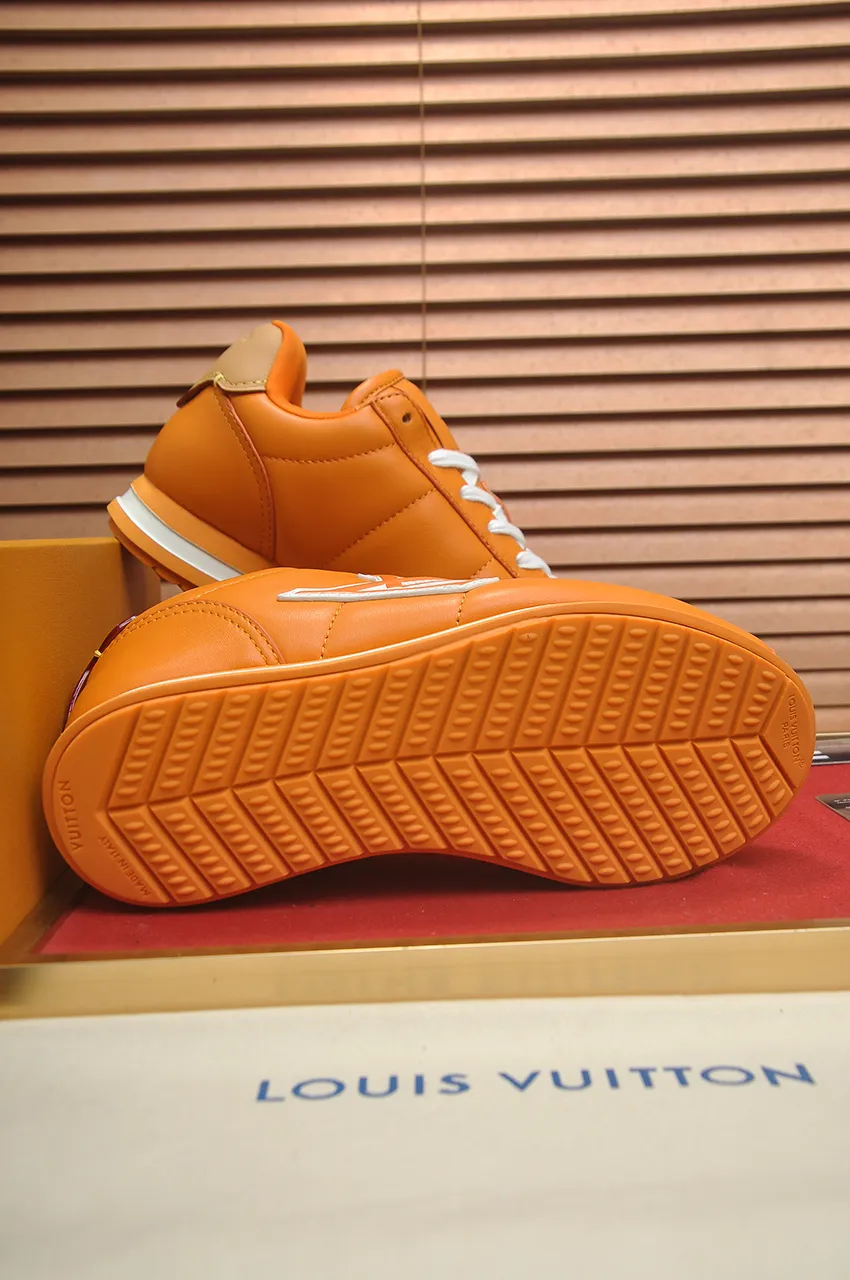 Men's shoes 💰700💶[LOUIS VUITTON] (couples 💑 style) new original order 🍀LV Louis Vuitton * - top version of LV classic trendy shoes! Made of imported original fabrics, mesh lining, and original wear-resistant rubber foam outsole! High quality products! Size (female 35-40) (male 38-44)